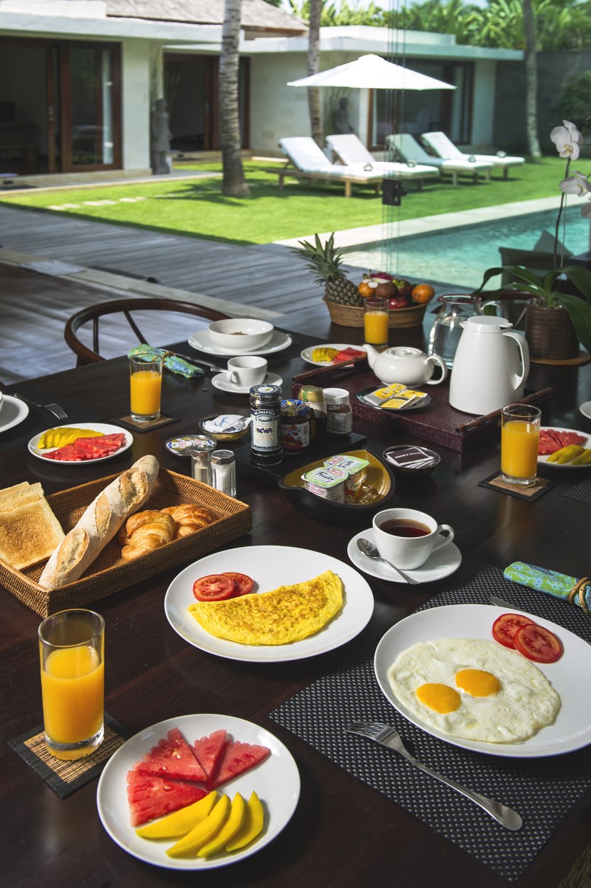breakfast garden view - Villa Alabali