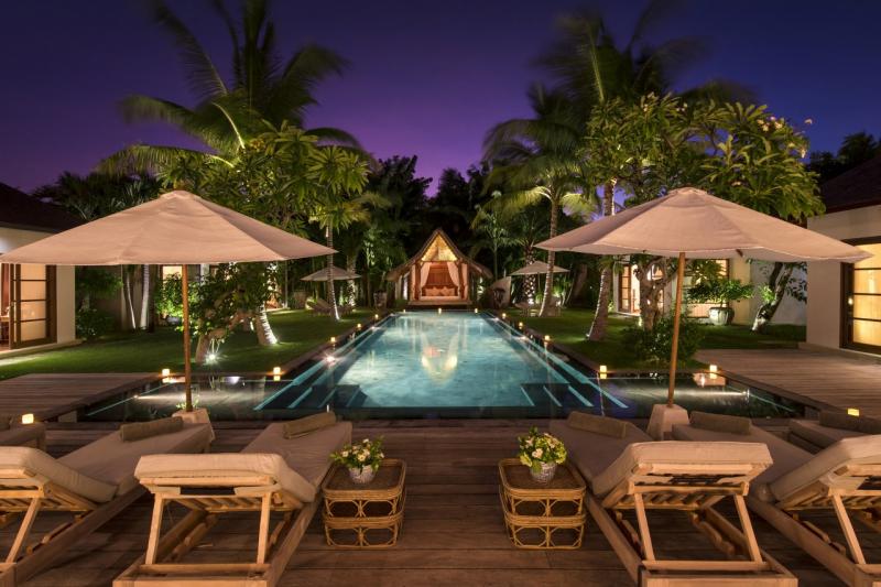 pool view evening - Villa Tiga Puluh