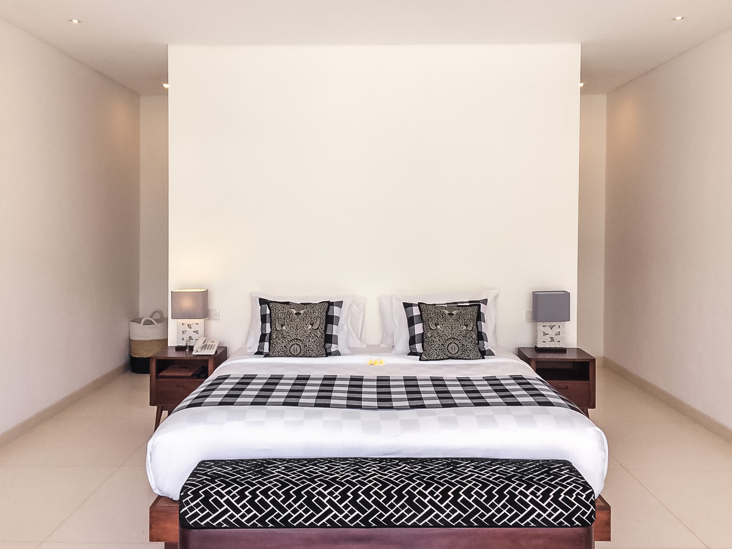 Bedroom Symetry - Villa Tjitrap