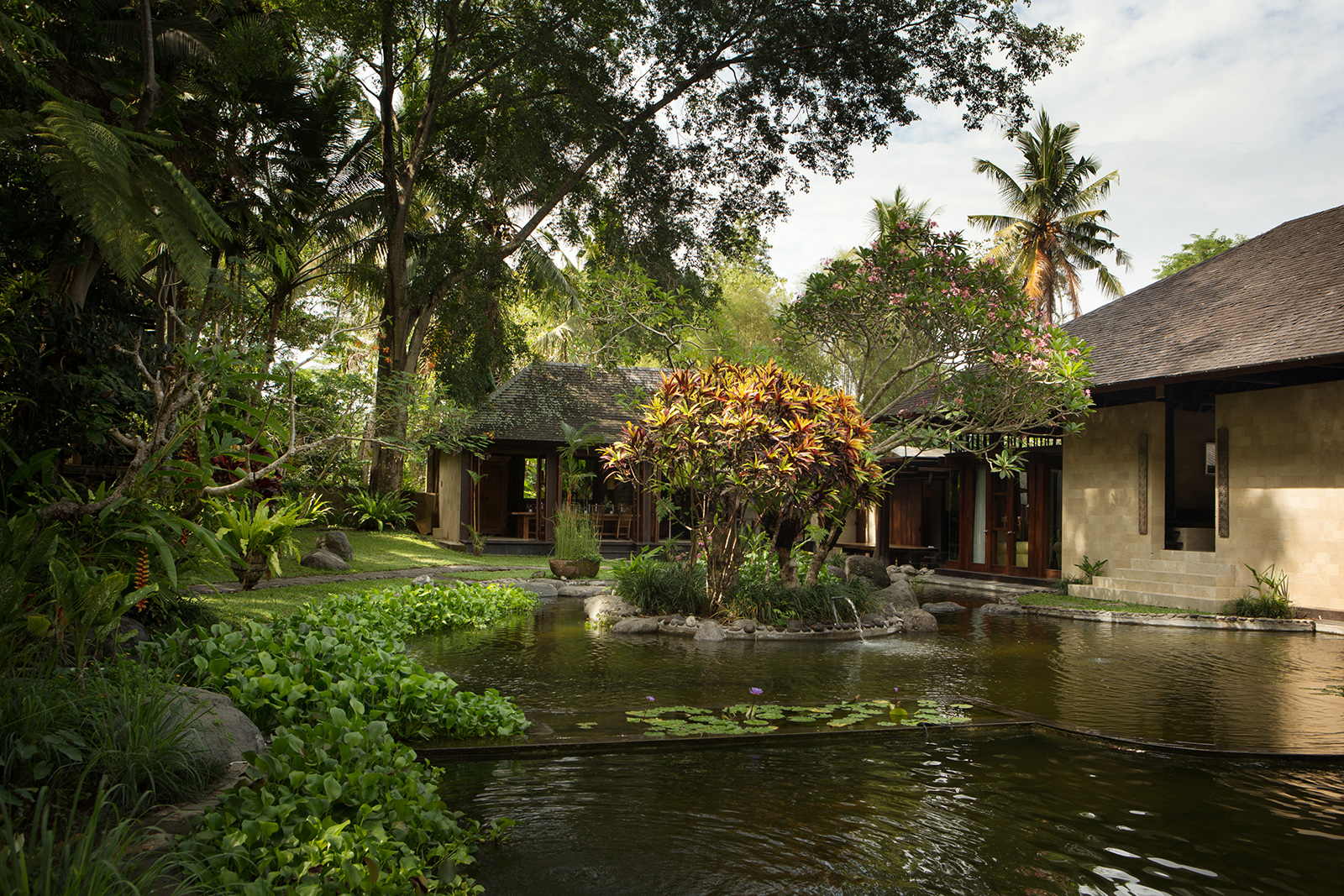 Villa Kamaniiya - pond towards house