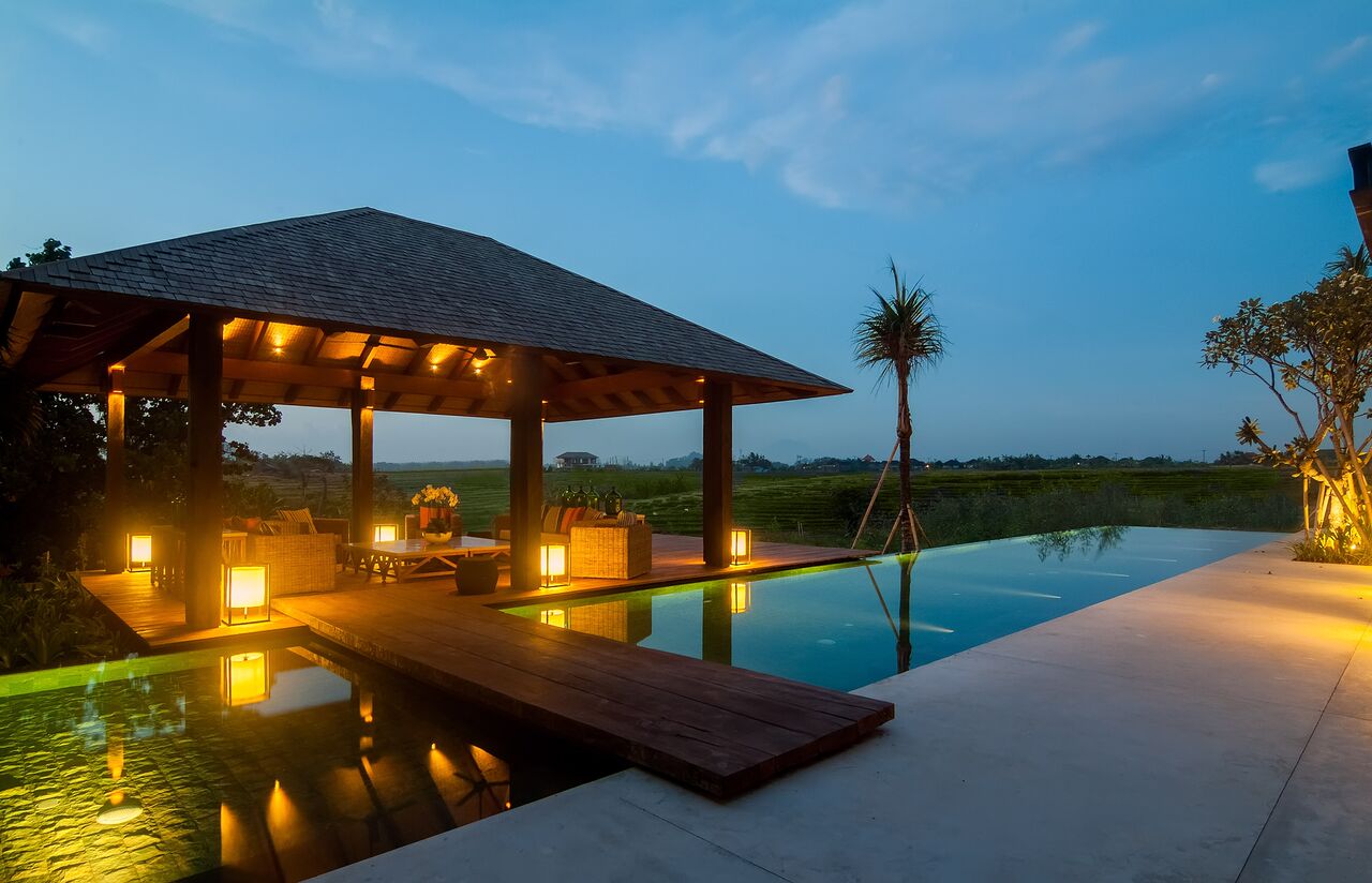 Ambalama Villa - view evening over pool